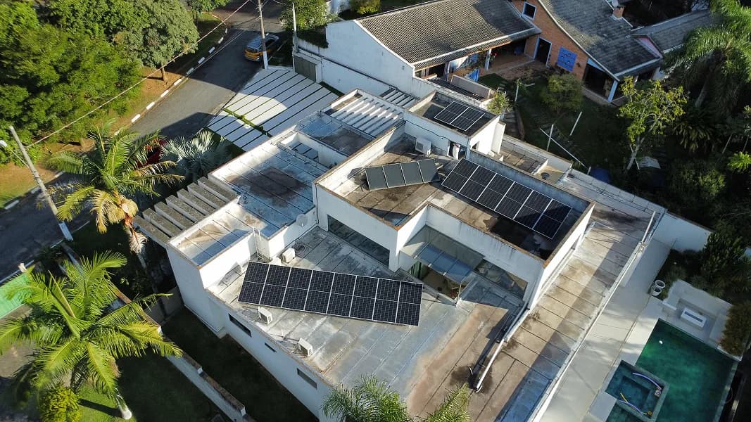 Sistema de energia solar instalado pela Dalsun