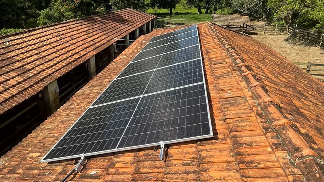 Sistema de energia solar instalado pela Dalsun