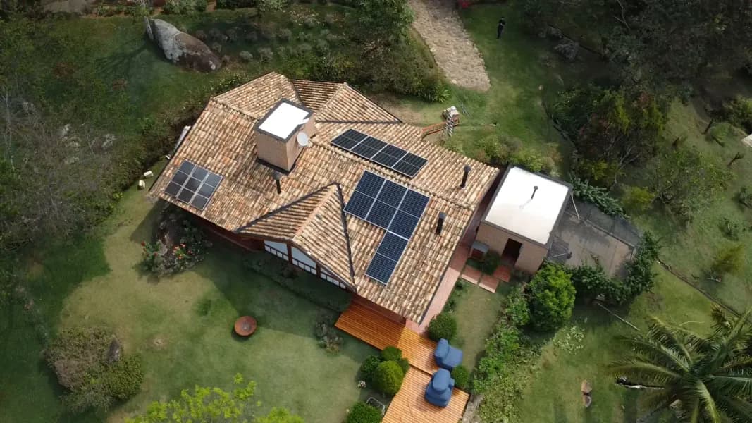 Sistema de energia solar sistema híbrido em Santana do Parnaíba, SP