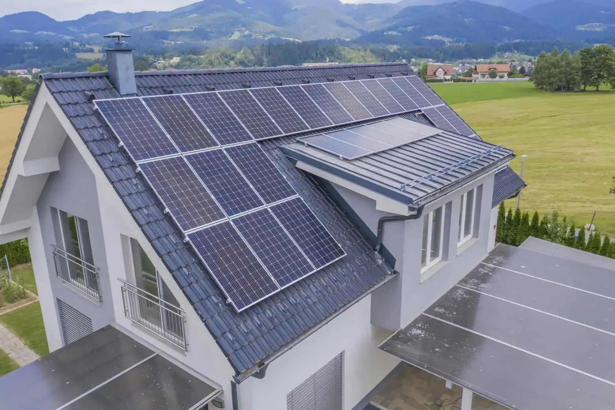 Veja como funciona um painel solar e quanto de energia você pode economizar!