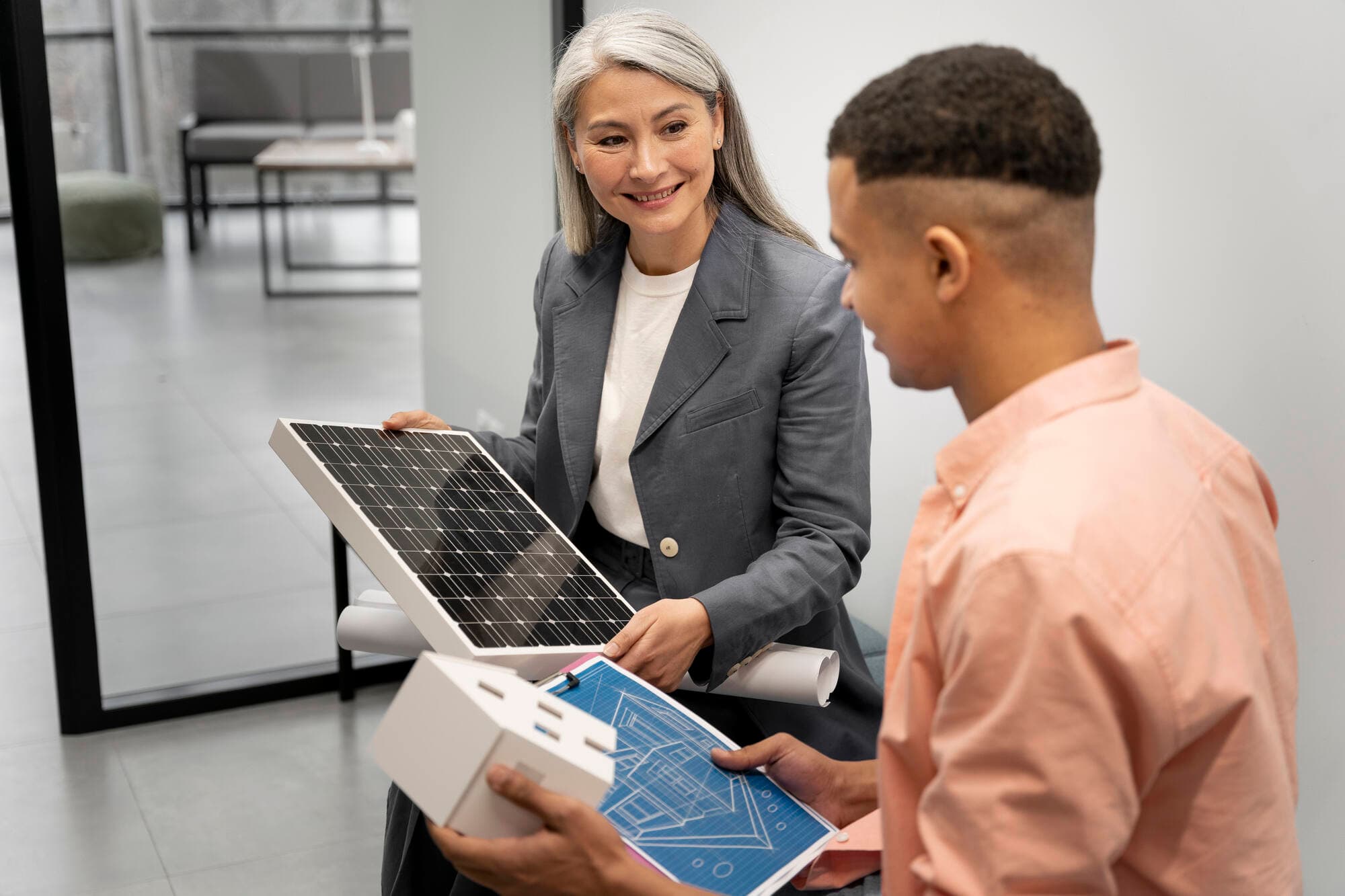 Energia solar e a redução de custos para pequenas empresas