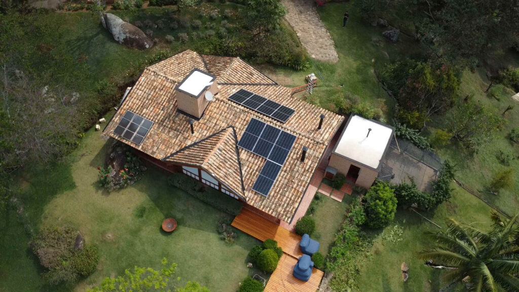 Descubra como funciona a energia solar residencial