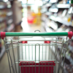 Descubra como os benefícios da energia solar em supermercados